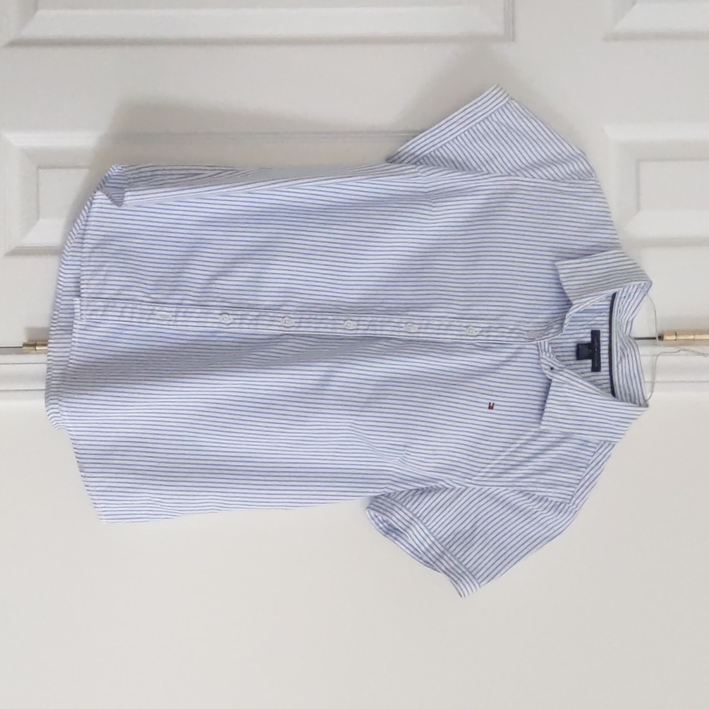 Button down short sleeve shirt